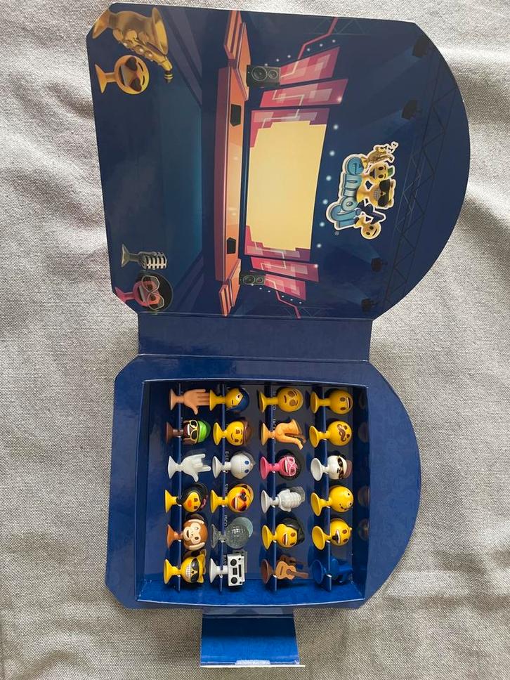 2022 Emoji Aldi bleu foncé La boîte à musique, Hobby & Loisirs créatifs, Jeux de cartes à collectionner | Autre, Comme neuf, Deck game