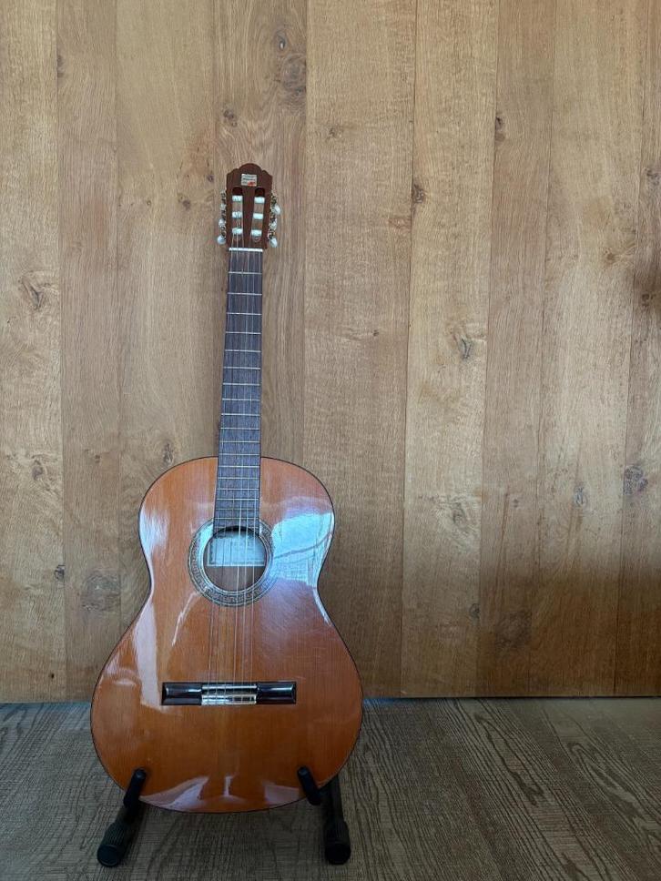 Alhambra 3C gitaar, Muziek en Instrumenten, Snaarinstrumenten | Gitaren | Akoestisch, Gebruikt, Klassieke of Spaanse gitaar, Met koffer