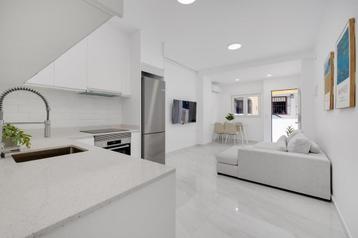 Gerenoveerde bungalow zonder bovenburen in Orihuela Costa.. beschikbaar voor biedingen