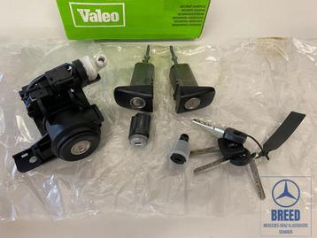 NOS slotenset voor Mercedes-Benz W202 C-Klasse beschikbaar voor biedingen