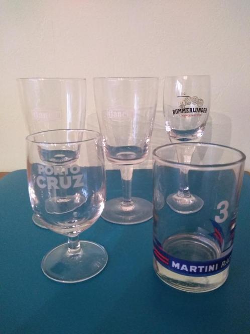 Set glazen met logo's, Verzamelen, Glas en Drinkglazen, Ophalen of Verzenden