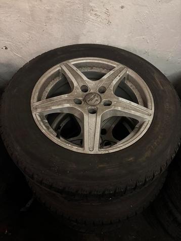 Nissan qashqai Alu velgen 16” Winterbanden versleten beschikbaar voor biedingen