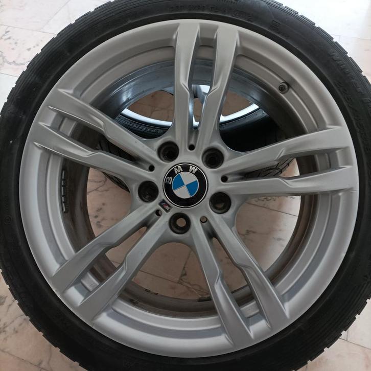 Jantes Bmw m 18' 4 Pneus Hankook 225/45/18, Autos : Pièces & Accessoires, Pneus & Jantes, Pneus et Jantes, Pneus hiver, 18 pouces