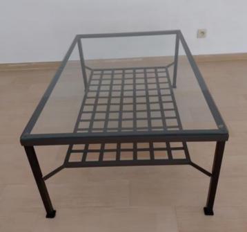 IKEA metalen woonkamertafel (glazen blad) beschikbaar voor biedingen
