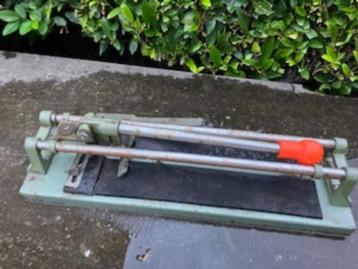 TEGELSNIJDER TEGELSNIJMACHINE beschikbaar voor biedingen