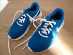 NIKE verschillende blauwe sport schoenen maat 33 ZGAN, Kinderen en Baby's, NIKE, Meisje, Sportschoenen, Ophalen of Verzenden