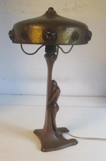 lampe viennoise art nouveau avec femme et abat-jour avec cab