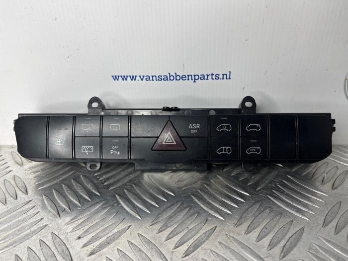Paniekverlichtings Schakelaar van een Mercedes Vito, Auto-onderdelen, Dashboard en Schakelaars, Mercedes-Benz, Gebruikt, 3 maanden garantie