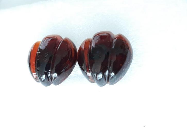 Vintage  kunststof clipsoorbellen, Handtassen en Accessoires, Antieke sieraden, Oorbellen, Verzenden