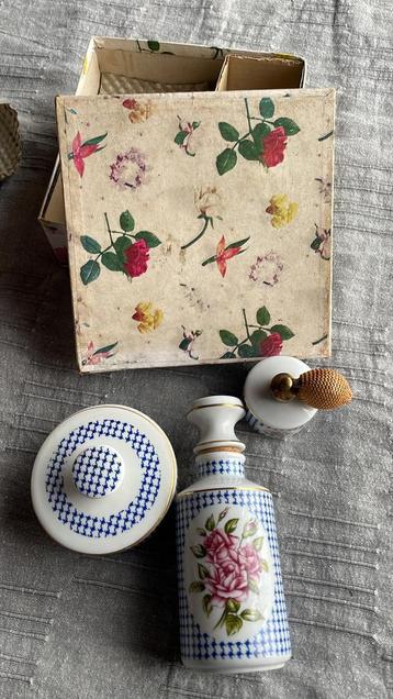 Oud prfumsetje beschikbaar voor biedingen