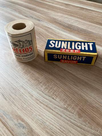 Vintage wc papier en zeep beschikbaar voor biedingen