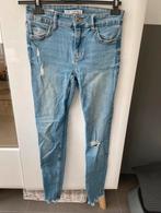 Pantalon jean skinny Bershka 36 taille basse avec déchirures, Comme neuf, Bleu, W28 - W29 (confection 36), Enlèvement ou Envoi