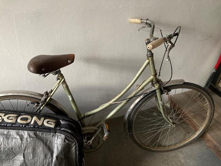 Vélo hollandais vintage à réviser (femme), Fietsen en Brommers, Fietsen | Oldtimers, Jaren '60 of nieuwer, Ophalen