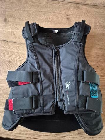 Bodyprotector kind maat M beschikbaar voor biedingen