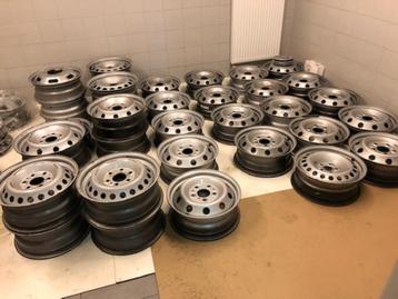 Reservewielen en stalen velgen bestelwagens. beschikbaar voor biedingen