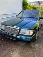 Mercedes W124 E200 benzine oldtimer van 01/1995, Auto's, Mercedes-Benz, Particulier, 1999 cc, Handgeschakeld