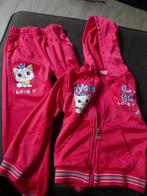 2 delige Felroze jogging (Cantarana – 4 jaar – Maat 104), Kinderen en Baby's, Broek, Meisje, Ophalen of Verzenden, Zo goed als nieuw