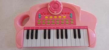 Speelgoedpiano van Starz Girls beschikbaar voor biedingen