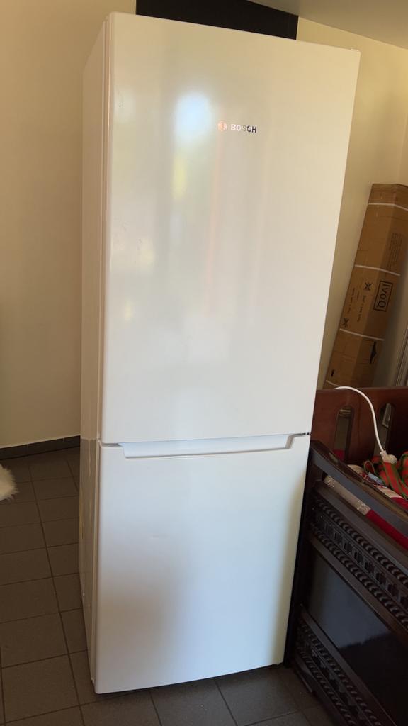 Koelkast met vriezer, Elektronische apparatuur, Koelkasten en IJskasten, Zo goed als nieuw, Ophalen