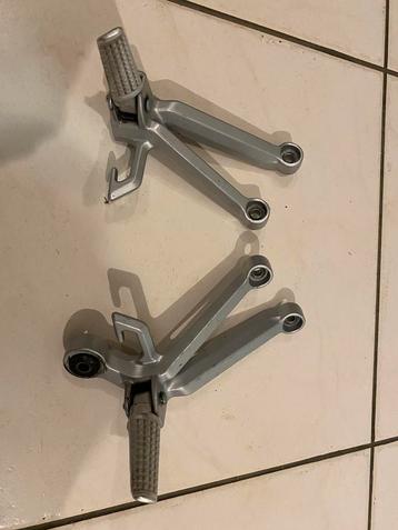 GSX-R K4-K5 voetsteunen voor passagiers beschikbaar voor biedingen