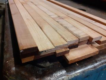 Red Cedar gevelafwerking planken (recupe) beschikbaar voor biedingen