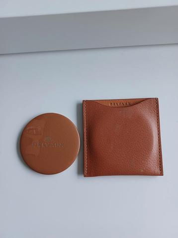 DELVAUX RARE Ronde spiegel + fawnleren hoes met logo beschikbaar voor biedingen