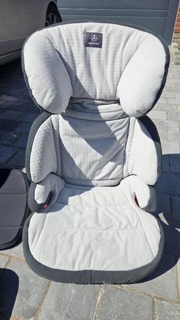 Siège auto enfant Mercedes (Romer) + protection siège beschikbaar voor biedingen