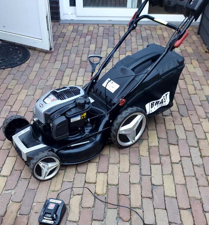 Gazon Maaier Briggs&stratton elektrische, Tuin en Terras, Grasmaaiers, Gebruikt, Benzine-grasmaaier, 50 cm of meer, Cirkelmaaier