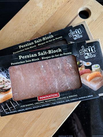 Set van 2 Perzische zoutstenen beschikbaar voor biedingen