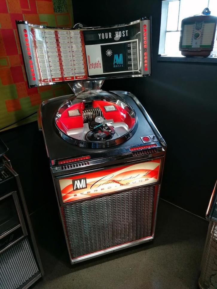 Te koop mooie originele AMI Continental 2 Jukebox, Verzamelen, Automaten | Jukeboxen, Gebruikt, Ami, 1960 tot 1970, Met singles