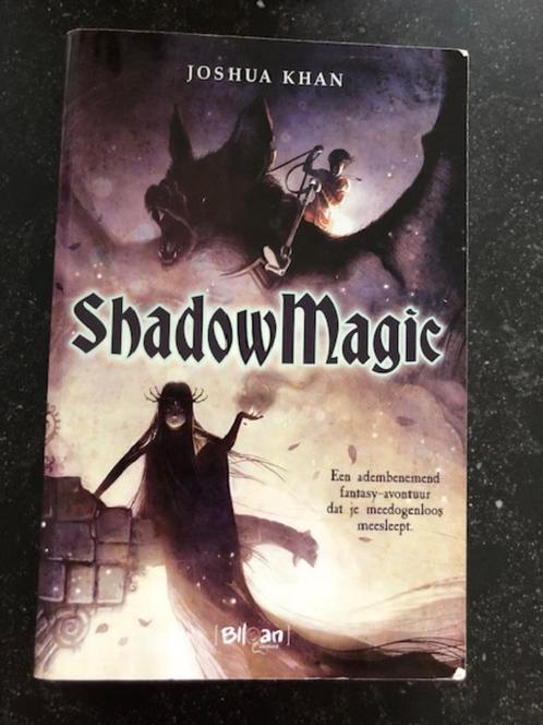 Shadow Magic - Joshua Khan, Boeken, Kinderboeken | Jeugd | 10 tot 12 jaar, Zo goed als nieuw, Fictie, Ophalen of Verzenden