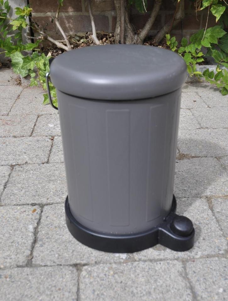Poubelle Ikea Toftan grise 4 litres, Huis en Inrichting, Woonaccessoires | Prullenbakken, Gebruikt, Metaal, Minder dan 50 cm, minder dan 10 liter