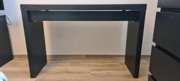 Make up tafel beschikbaar voor biedingen
