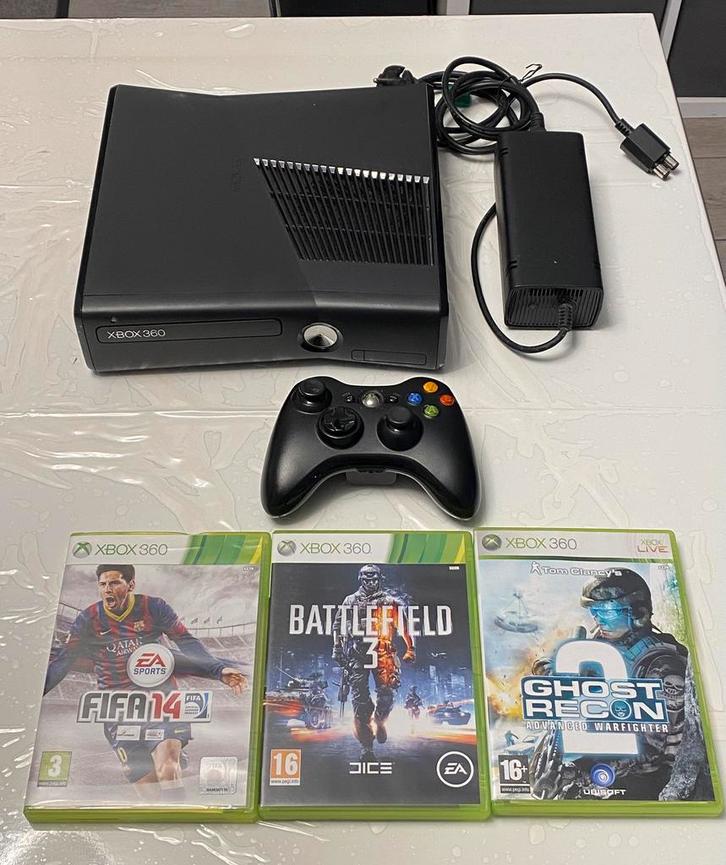 Xbox 360 slim 250 gb + games, Games en Spelcomputers, Spelcomputers | Xbox 360, Gebruikt, 250 GB, 360 S, Met 1 controller, Met games