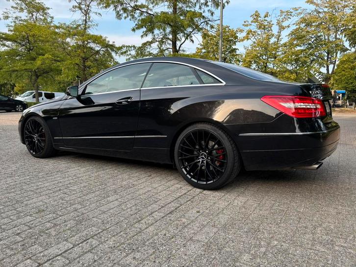 Mercedes E Klasse 220cdi 214pk Euro5, Auto's, Mercedes-Benz, Particulier, E-Klasse, Apple Carplay, Diesel, Euro 5, Coupé, 2 deurs