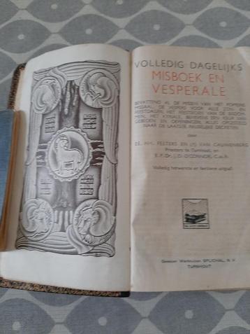 mis - en vesperboek religie,heel oud boek 1950
