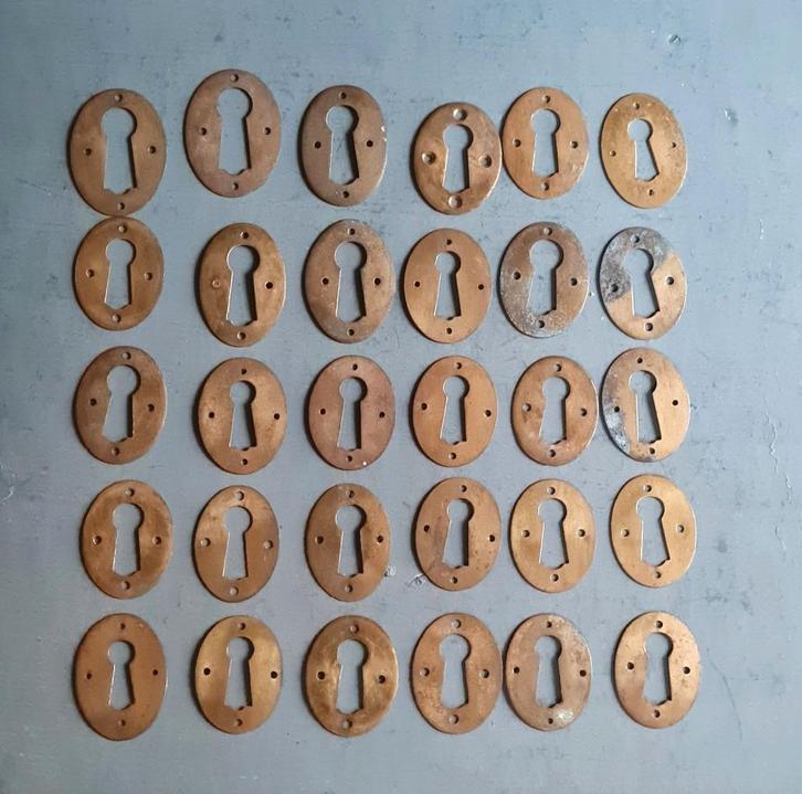 30 koperen sleutel kast rozetten - antiek Engeland, Antiek en Kunst, Antiek | Brons en Koper, Koper, Ophalen of Verzenden