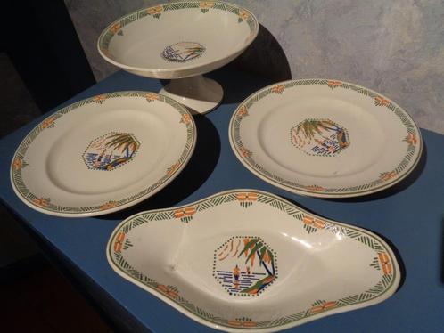 LONGWY France 3 SchotelS op voet + 1 langwerpig schotel, Huis en Inrichting, Keuken | Servies, Gebruikt, Schaal of Schalen, Ophalen of Verzenden