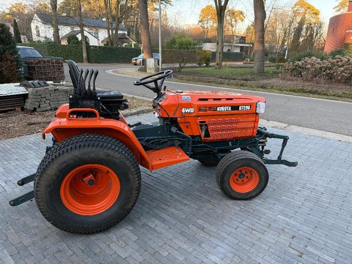 Kubota B7200 4WD HST – met originele Kubota fronthef, Zakelijke goederen, Landbouw | Tractoren, tot 2500, Gebruikt, Ophalen