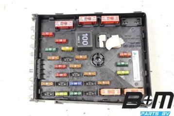 Zekeringkast in motorruimte Volkswagen Passat B6 3C0937125 beschikbaar voor biedingen