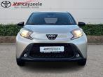 Toyota Aygo X PULSE+TECHPACK+cam+apple carpl, 72 pk, Beige, Handgeschakeld, 5 deurs