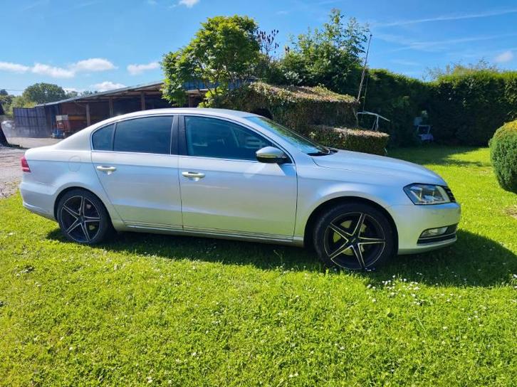 A vendre ou échange contre utilitaire, Autos, Volkswagen, Particulier, Passat, ABS, Phares directionnels, Airbags, Air conditionné