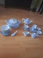 Servies van wit en blauw porselein in oosterse stijl, Ophalen of Verzenden, Zo goed als nieuw, Overige stijlen, Porselein