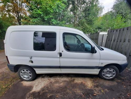 Peugeot Partner lichte vracht 1.9 diesel, Auto's, Bestelwagens en Lichte vracht, Particulier, Mistlampen, Radio, Trekhaak, USB