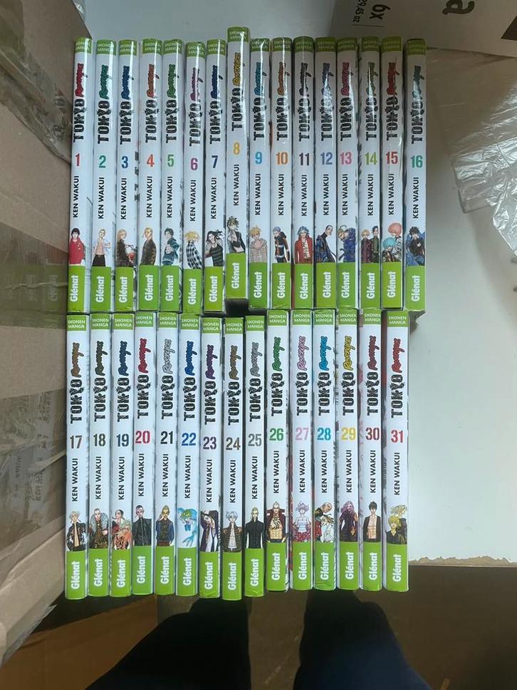 Tokyo revengers intégrale en 31 tomes 1 à 31, Verzamelen, Beelden en Beeldjes, Ophalen of Verzenden