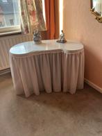 Commode met glazen blad en sierdoek, Antiek en Kunst, Ophalen