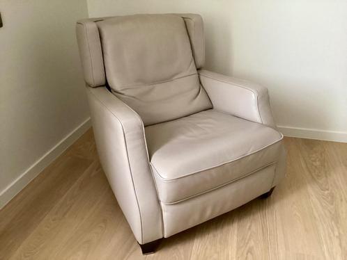 Lederen zetel met poef - merk Natuzzi, Huis en Inrichting, Zetels | Voetbanken en poefs, Zo goed als nieuw, Ophalen