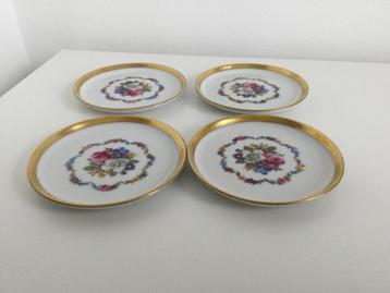 4 petites coupelles en porcelaine de Bavière