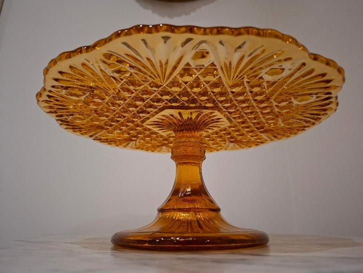Amberkleurig glazen taart plateau, Antiek en Kunst, Antiek | Glaswerk en Kristal, Ophalen of Verzenden