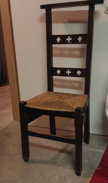 Kerkstoel  beschikbaar voor biedingen